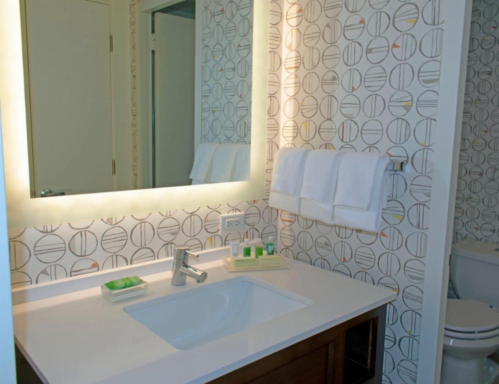 Room image 3